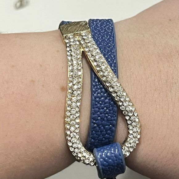Gold Rhinestone Buckle Navy Royal Blue Textured Bracelet - Picture 4 of 4